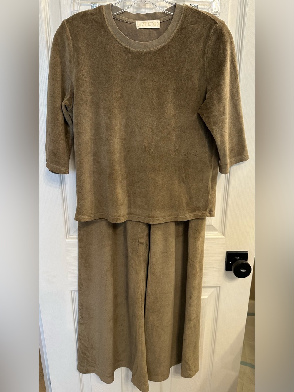 Suzi Kondi Corfu Top and Pants Velour Set in Teddy Brown Size S $625